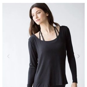 Monteill Carly Open Back long sleeve